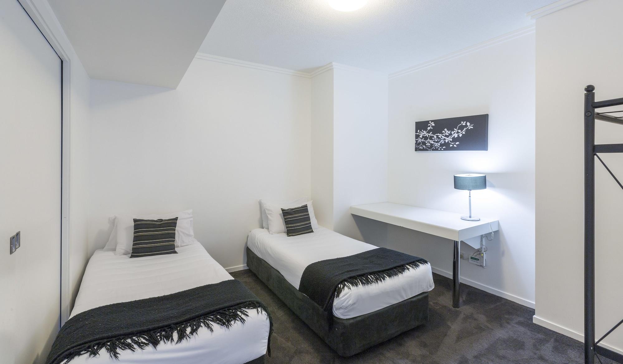 Ocean Pacific Resort - Official Broadbeach Exterior foto